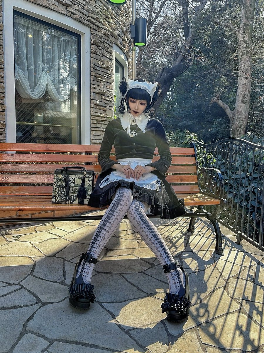 RT @r0zen_vamp: メイド、サボり中(´-﹃-`)Zz…