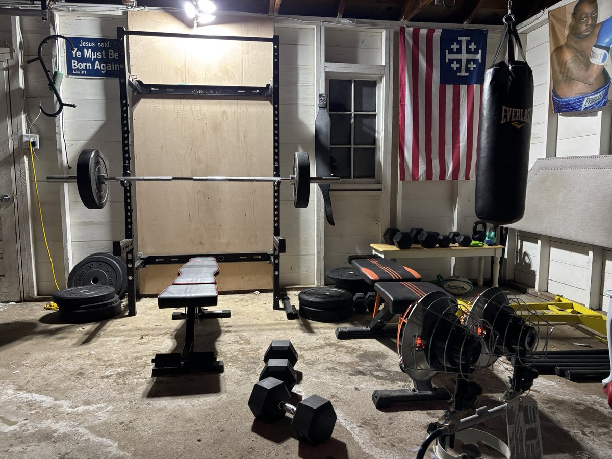 Josh Bishop ☩ tweet media