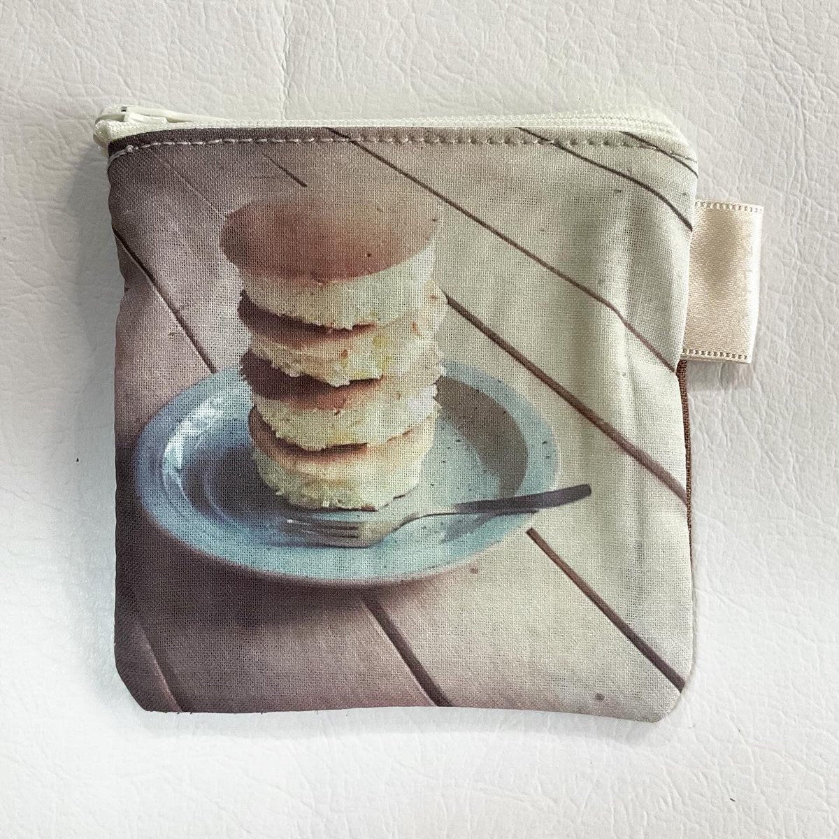 「フォトポーチ」補充分きのう完成しました。
「川辺の鳥のあつまり風景」など、新登場の写真もあります。

「古本通り＠アルデ新大阪」マチマチ書店コーナーにてぜひどうぞ
明日2/2（月）の19時までの開催です。

会場・アルデ新大阪　（新大阪駅2階　アルデひろば）