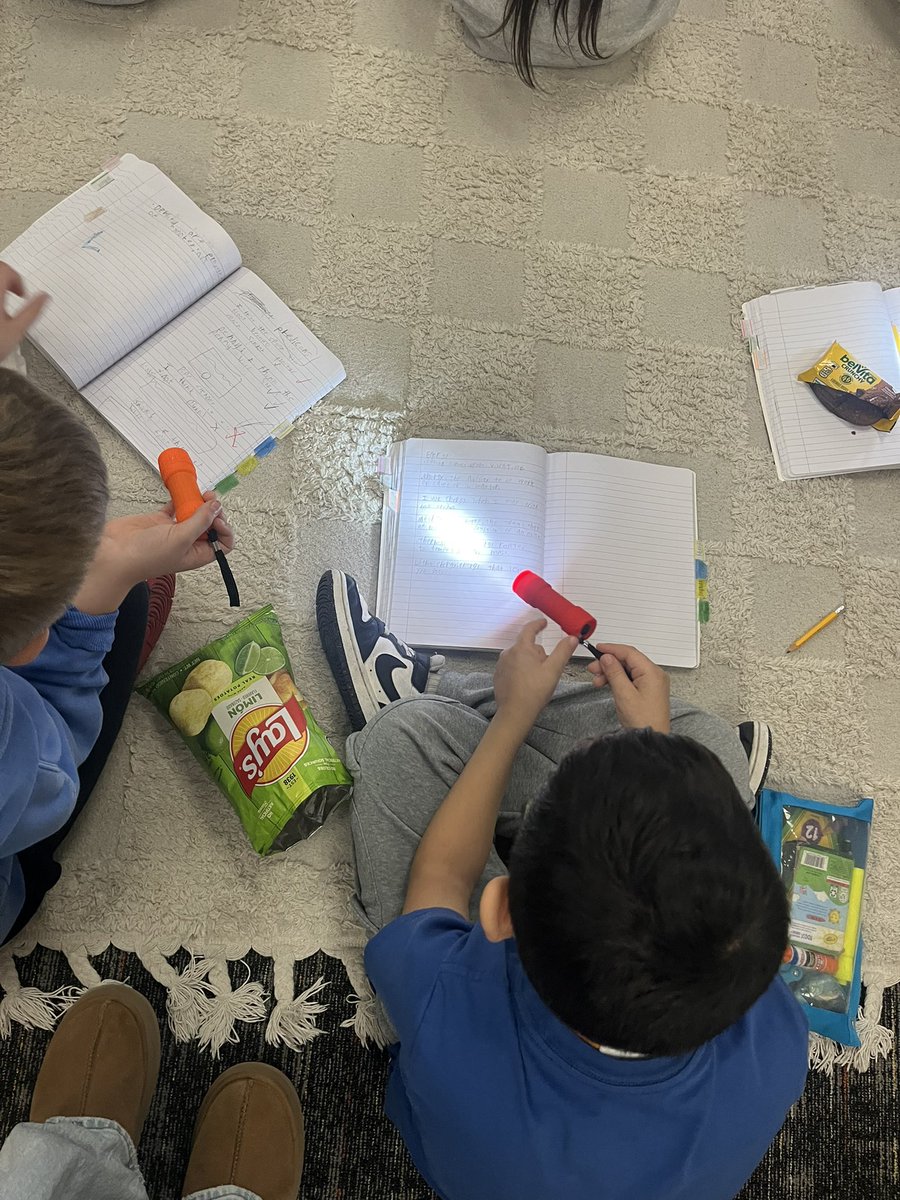 Mrs.Erica Rivera tweet media