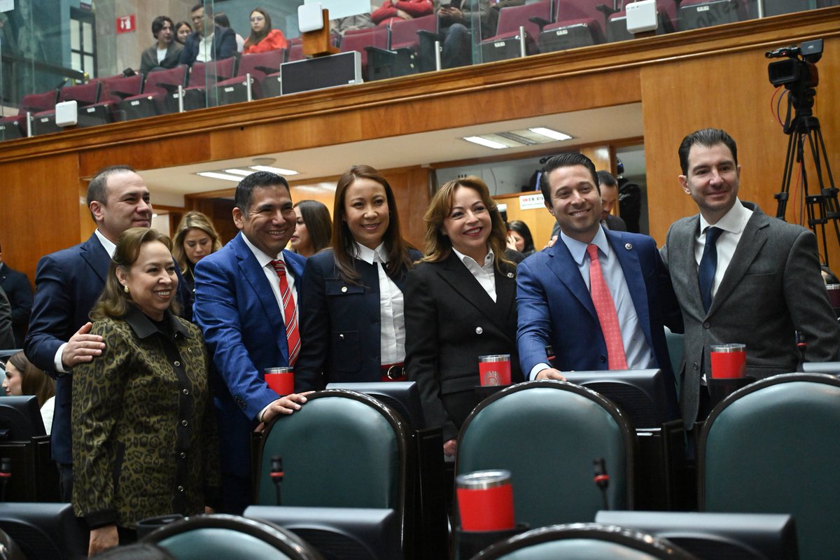Mariano_Camacho's tweet photo. Arranca un nuevo periodo en el @CongresoEdomex y seguimos con el mismo compromiso: escuchar, dialogar y legislar pensando en las familias mexiquenses.

#MarianoCamacho #DiputadoMetepec https://t.co/vigw5NqAEU