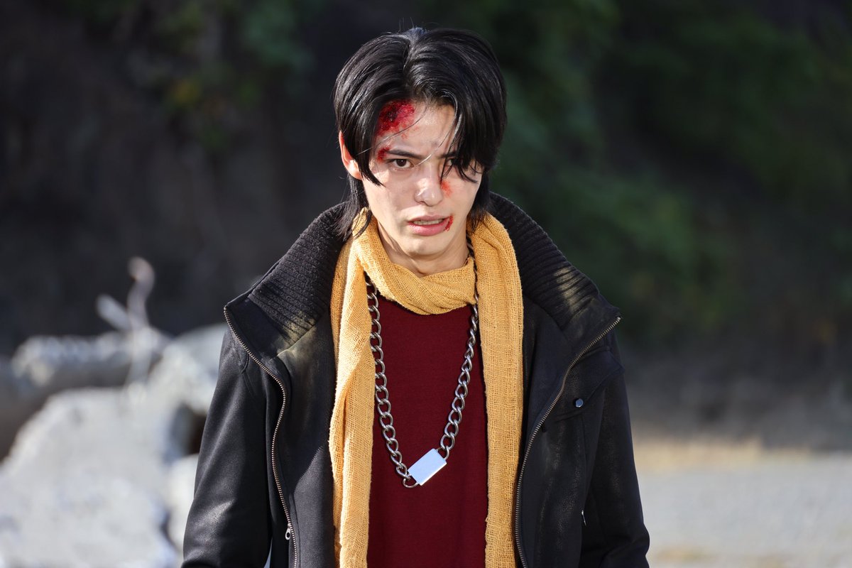 Gozyu_toei's tweet image. 来週はついに！
#ナンバーワン戦隊ゴジュウジャー 最終話

『我ら、ナンバーワン戦隊ゴジュウジャー！』☝️💍

皆を失い、指輪争奪戦の勝者となった吠。
絶望の中、最後の敵ファイヤキャンドルは
「俺と永遠に戦え」と襲い来る。

何のために戦うのか？
戦いの先に何があるのか？