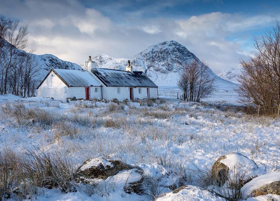 yesjimstheman's tweet photo. Winter Settles in at the Blackrock Cottage, Glencoe, Highlands, Scotland, Ian Nicholas!💙🏴󠁧󠁢󠁳󠁣󠁴󠁿 A Crofter's cottage from the 1800s, it is now home to the Ladies' Scottish Climbing Club! https://t.co/fDmyqlXfjz