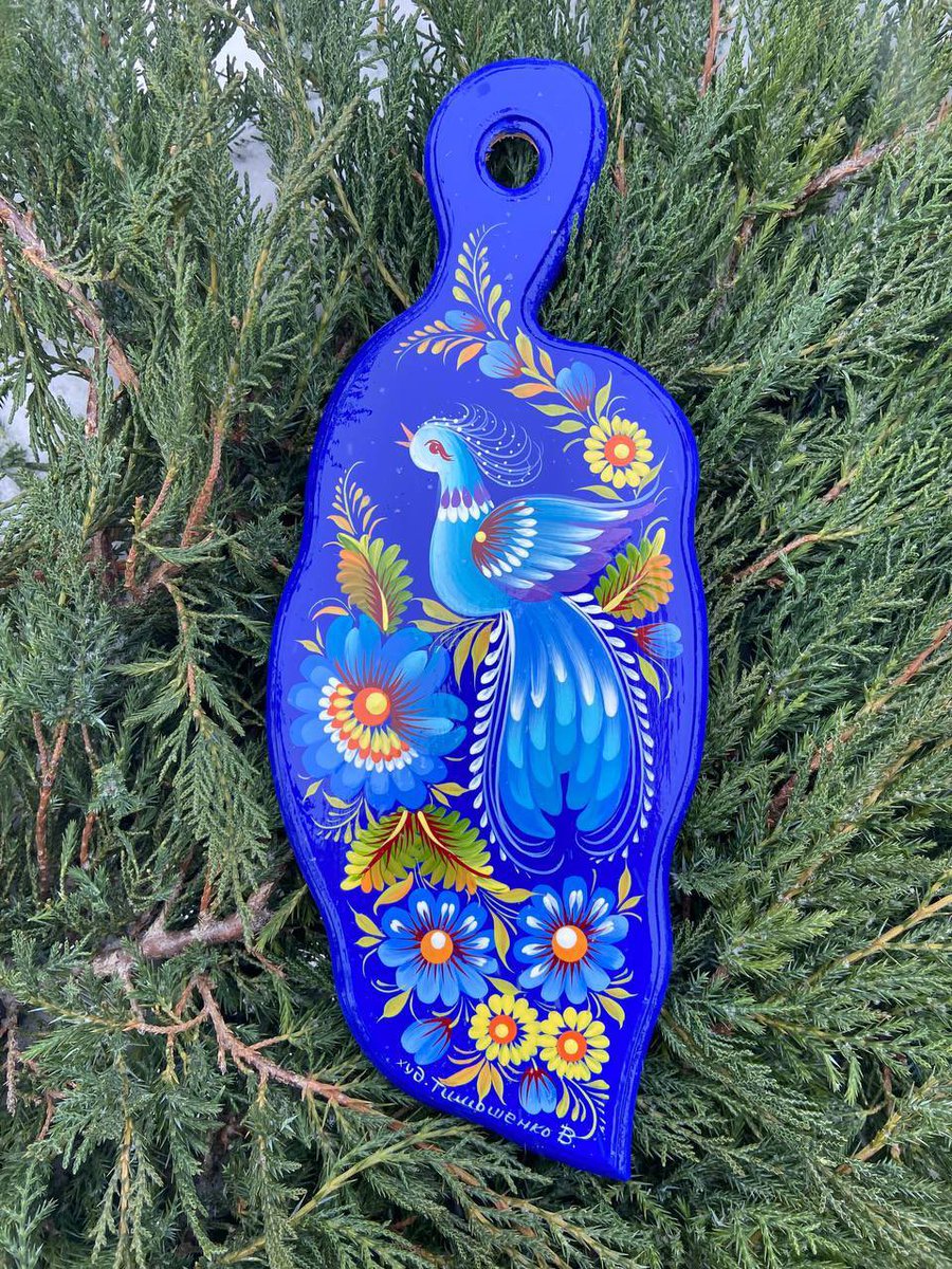 ウクライナのユネスコ無形文化遺産 「ペトリキウカ塗り」が描かれた