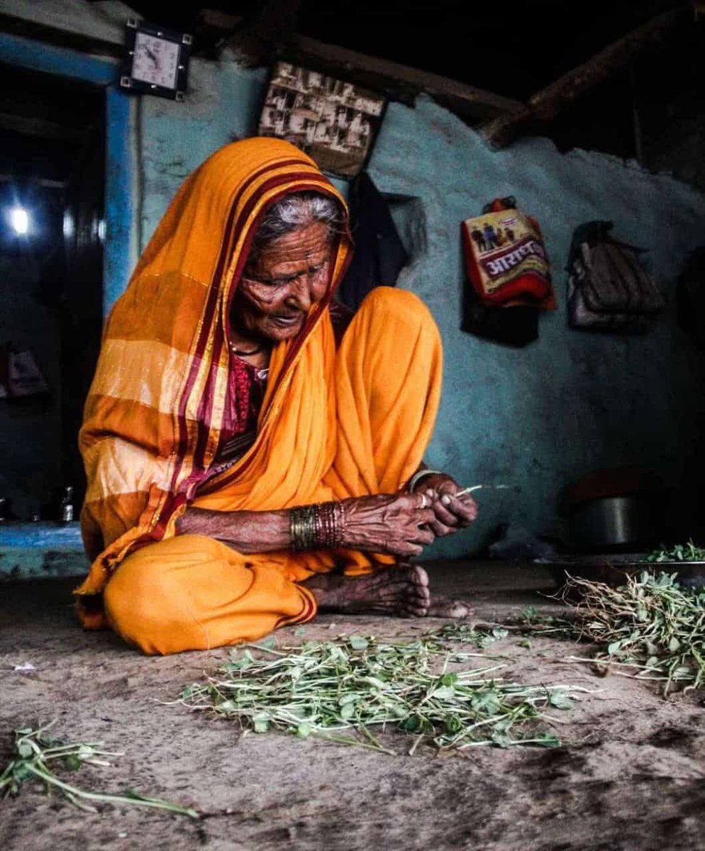 _*संस्कार आणि संस्कृती पदराच्या आड सुरक्षित आहेत कॅमेऱ्याच्या लेन्समध्ये फक्त दिखावा उरलाय.!*_
*शुभ सकाळ*