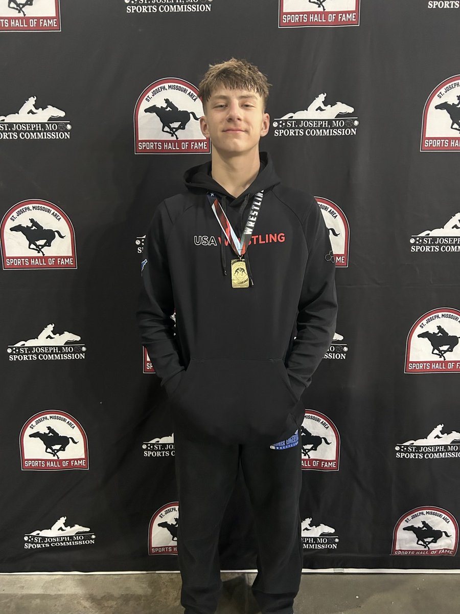 GEwrestling's tweet photo. GEHS Boys went to St. Joe, MO to Throwdown 💪���‍♂️

The Blazers wrestled well, taking 4th out of 20 teams as a group.

🥇 Kase Hammers, Roman Clouse
🥈 Landon Sweat
🥉 Parker Rundell, Diego Garcia De La Cruz
4️⃣ Ashton Cupp
5️⃣ Griffyn Fisher
6️⃣ Claudio Teran https://t.co/flyZ89ZuaU