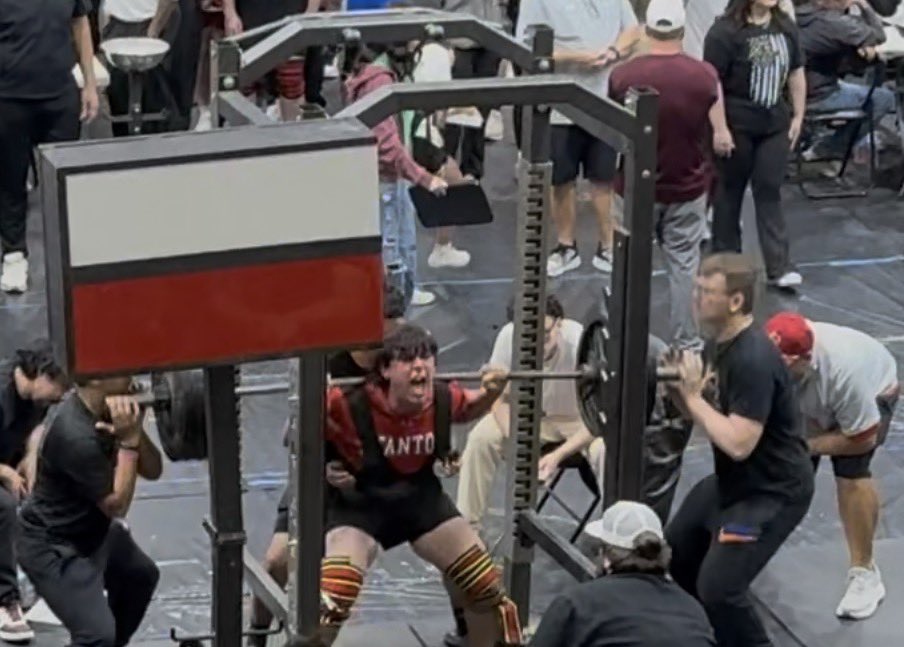 bransonBzb's tweet photo. Set a goal for the year to break #1000lbs in powerlifting. Broke into the club today in Big Springs, meet with all 3 new pr’s. 
#Freshmangoals. 14 year old strong. 
#lightweightbaby. 
#1005 total
Squat-385
Bench-225
Deadlift-395 https://t.co/mNotWOkP2z