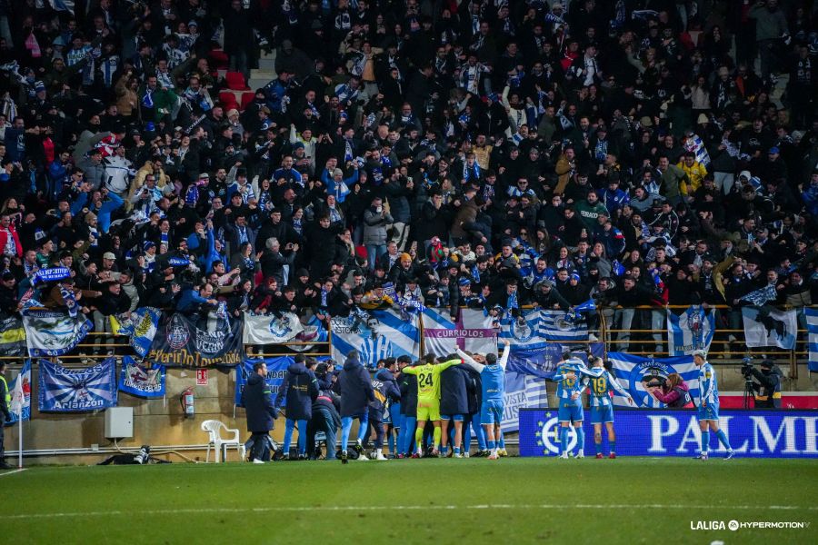 Pues que queréis que os diga, pero lo de que una imagen vale más que mil palabras va a acabar siendo verdad.

Unión para acadar a gloria.