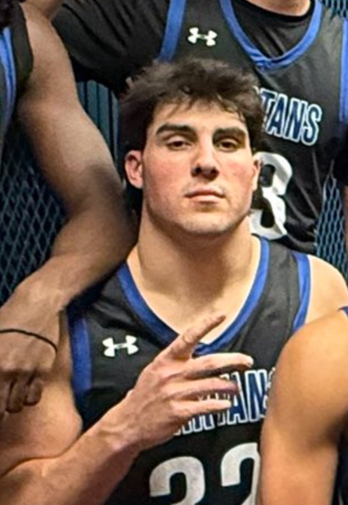 MikeAshley40's tweet photo. @UDHoops #d3faded #d3neck https://t.co/YWqeaWOTXf