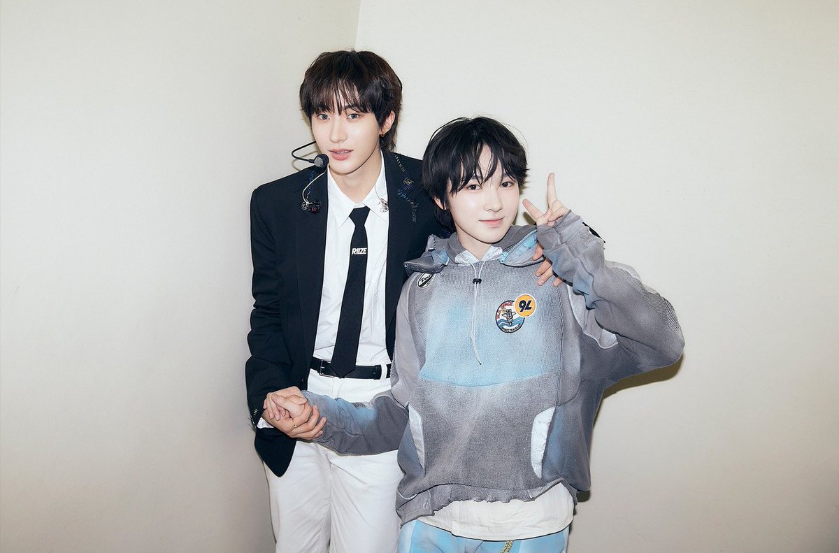 KQ6rxui's tweet photo. まだキッズだったサクヤが大成長してお兄さんになってて後方保護者ヅラが止まらない https://t.co/6MruclSHsH