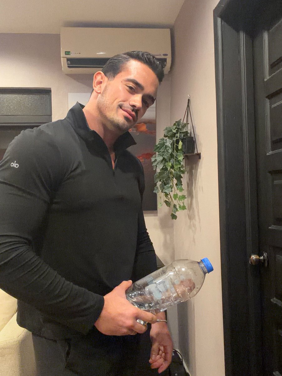 Mr. Aiden tweet media