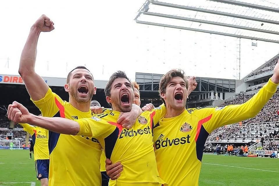 sunderlandafc11's tweet photo. On this day in 2014: Sunderland beat Newcastle 3-0 at ST James Park https://t.co/6ayesxMrHU