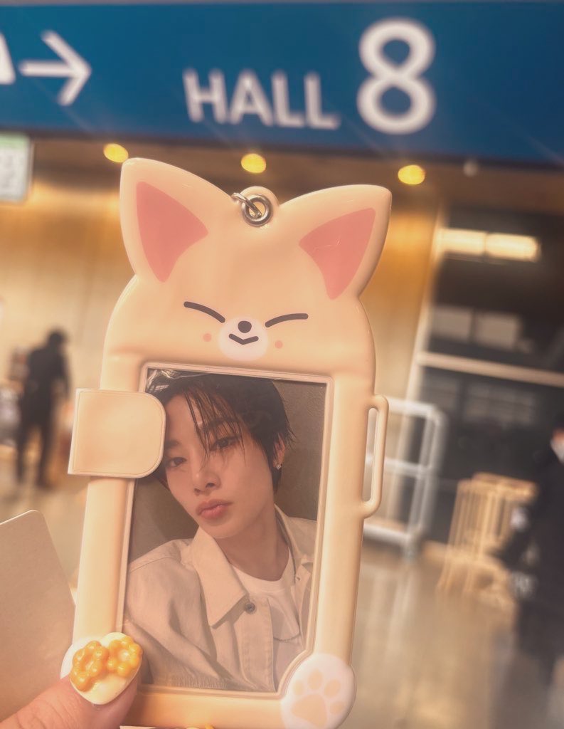 vi_borahae's tweet photo. 2026.01.31 アイエン個人ハイタッチ参加してきた🥺💕緊張して何も言えなくて後悔😭アイエン目を合わせて首傾げて私が何か言うの待っててくれたのに…何も言えない私にありがとうって言ってくれた…優しかった😭 https://t.co/IFFATDMCeb