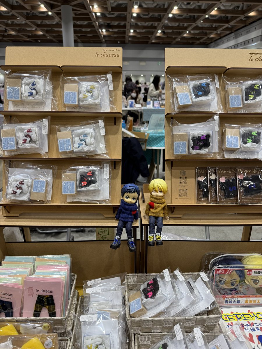 設置完了しました！
ほんじつはよろしくお願いします！！ 
スニーカーはいっぱい色があるのでゆっくり見てください😊

今日はよろしくお願いします！