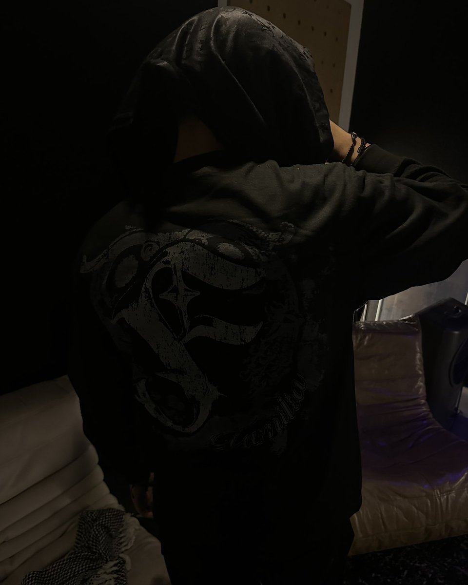 LaFamilia tweet media