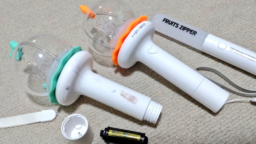 FRUITS ZIPPER公式ファンライト💚の持ち手部分が汚れててショック