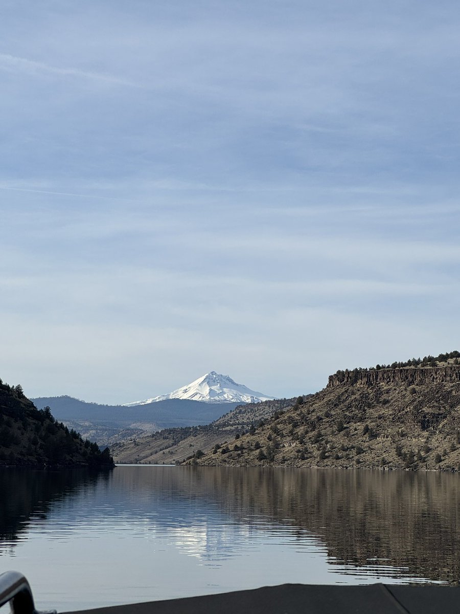 RobGalyen's tweet photo. Beautiful April day to be on the water!
#LakeBillyChinook #BullTrout #FriendsWithBoats https://t.co/LaLFzleU6a