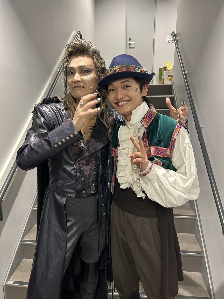 Dainactor's tweet image. ミュージカル『#エリザベート 』全112公演、終演しました。
稽古から今日まで、支えてくださったすべての皆さまに心から感謝しています。
この作品に携われたことは、僕にとってかけがえのない時間でした。
また必ずエリザベートの世界に戻ってこれるよう精進します。
本当にありがとうございました。