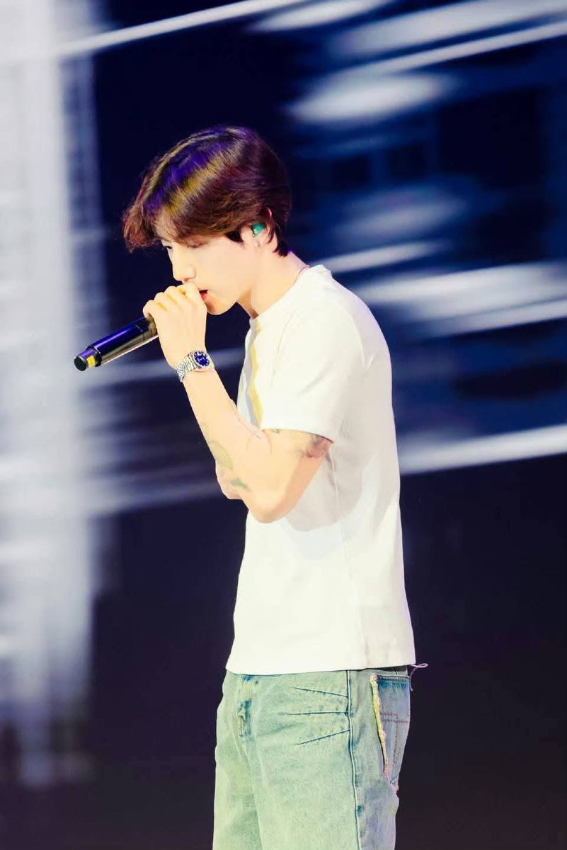 ส่ใจไปน้าา สู้ๆนะคะ 

MARK TUAN SILHOUETTE FANCON
#MarkTuanTheShapeOfYou_Chengdu