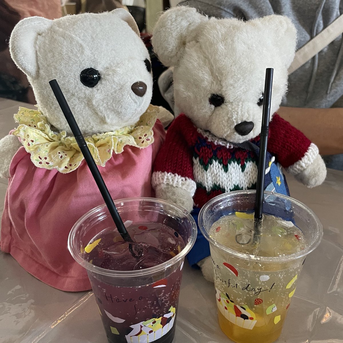 fuwamerry's tweet photo. 2がつに なったフイね！
ふとまき と おまめ と チョコ が 旬の きせつに なったフイ！
フの パートナーの マシュマロくんは、���ョコラティエさんだから、いちねんで いちばん いそがしくなるのフイよ https://t.co/fPfKIWYJKN