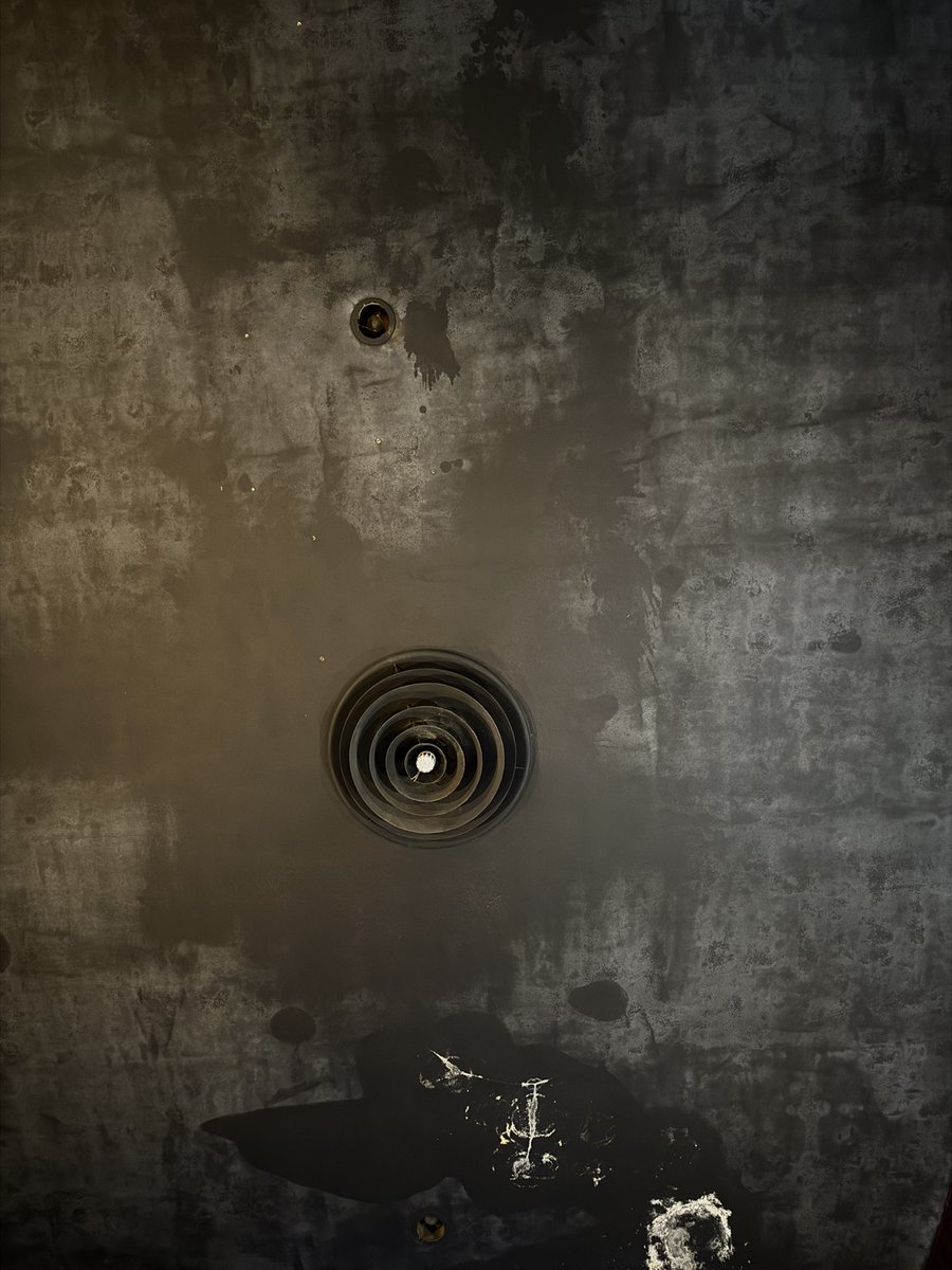 BlaqMagic__'s tweet photo. theatre ceiling https://t.co/n5IAwdQQXL