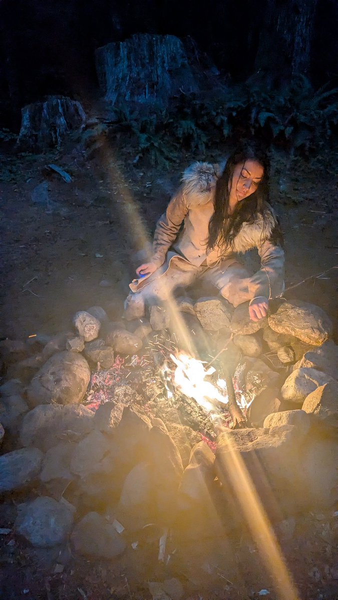 Carleyrabbit's tweet photo. Nothing beats the smell of wood smoke and cooking over the fire https://t.co/ROJNnAzUCD