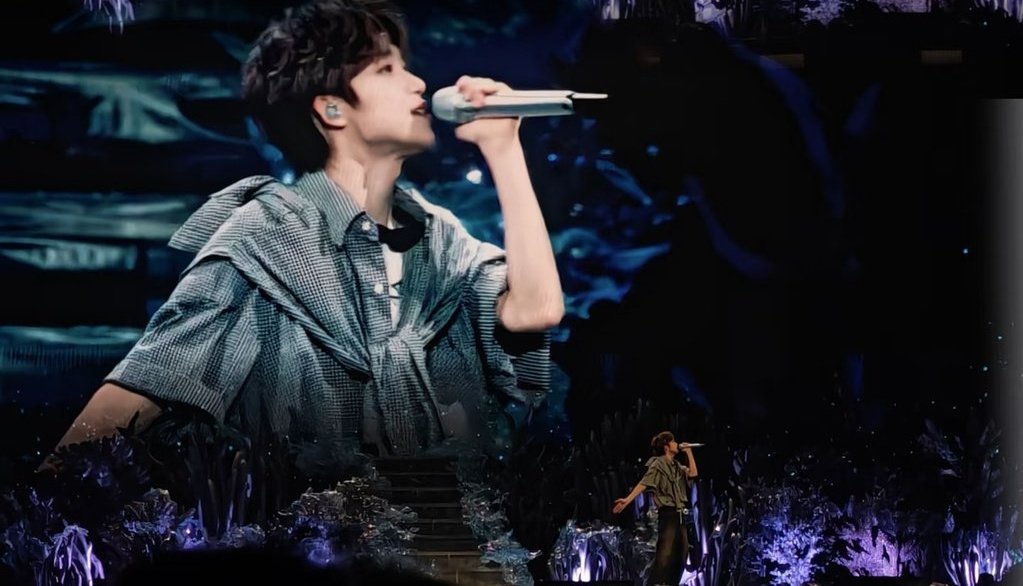 Hoy es el segundo día de Ziyu en Xiamen con un estilo unico!! 🙌🏻❤️‍🩹

CHASE ZIYU OCEAN GLOW
#ZiYuTourXiaMenD2