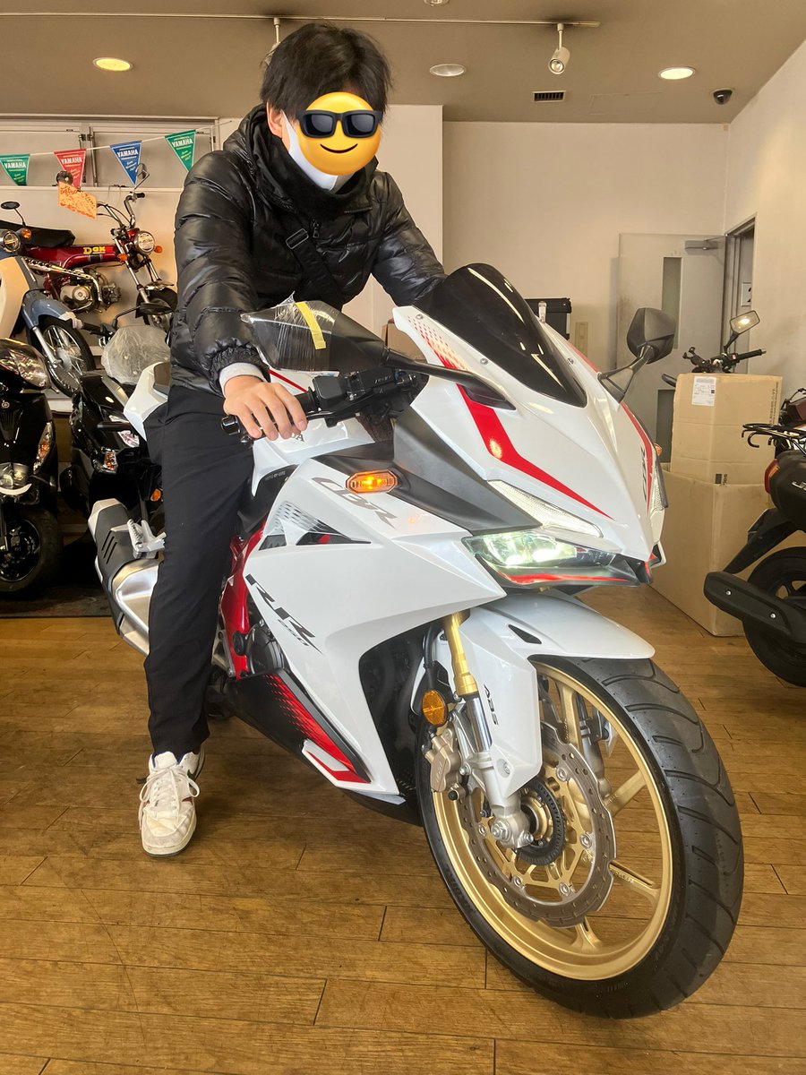 balius_ksr's tweet photo. 納車したのでポスト📮
名前:ルイガノ
住み:大阪
愛車:CBR250RR
好き:🏍️、🚗、ツーリング 、釣り、ゲーム
balius250×2, shadow400, KSR110を経て5台目！
#バイク乗りとして軽く自己紹介 
#cbr250rr 
#バイク好きと繋がりたい https://t.co/Rky9J7wGfv