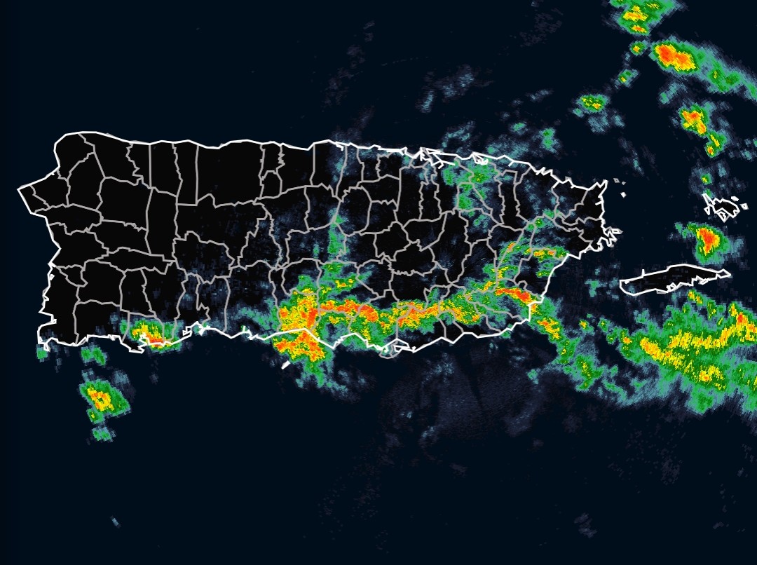 TWAPuertoRico's tweet photo. Fuertes lluvias y tronadas entrando desde el sur y sureste de Puerto Rico. ¡Precaución! ⚠️⛈️ https://t.co/txEdqCg5qG