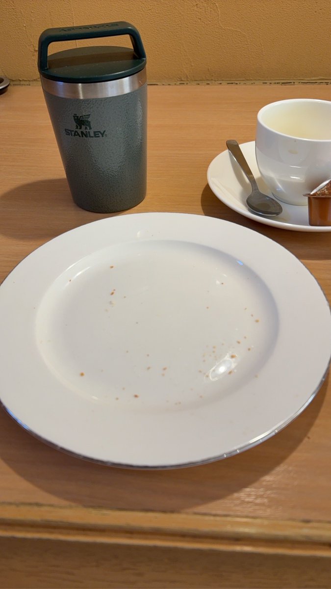 コーヒー豆だけ買いに来たつもりがモーニングまで食べてしまう。