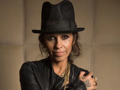 pow_riah's tweet photo. Linda Perry on Mariah Carey 

"All these new kids should be watching her and seeing what a legend really looks like because we don't have that many, right now in this generation. They need to watch and learn." https://t.co/maa1wLehu3