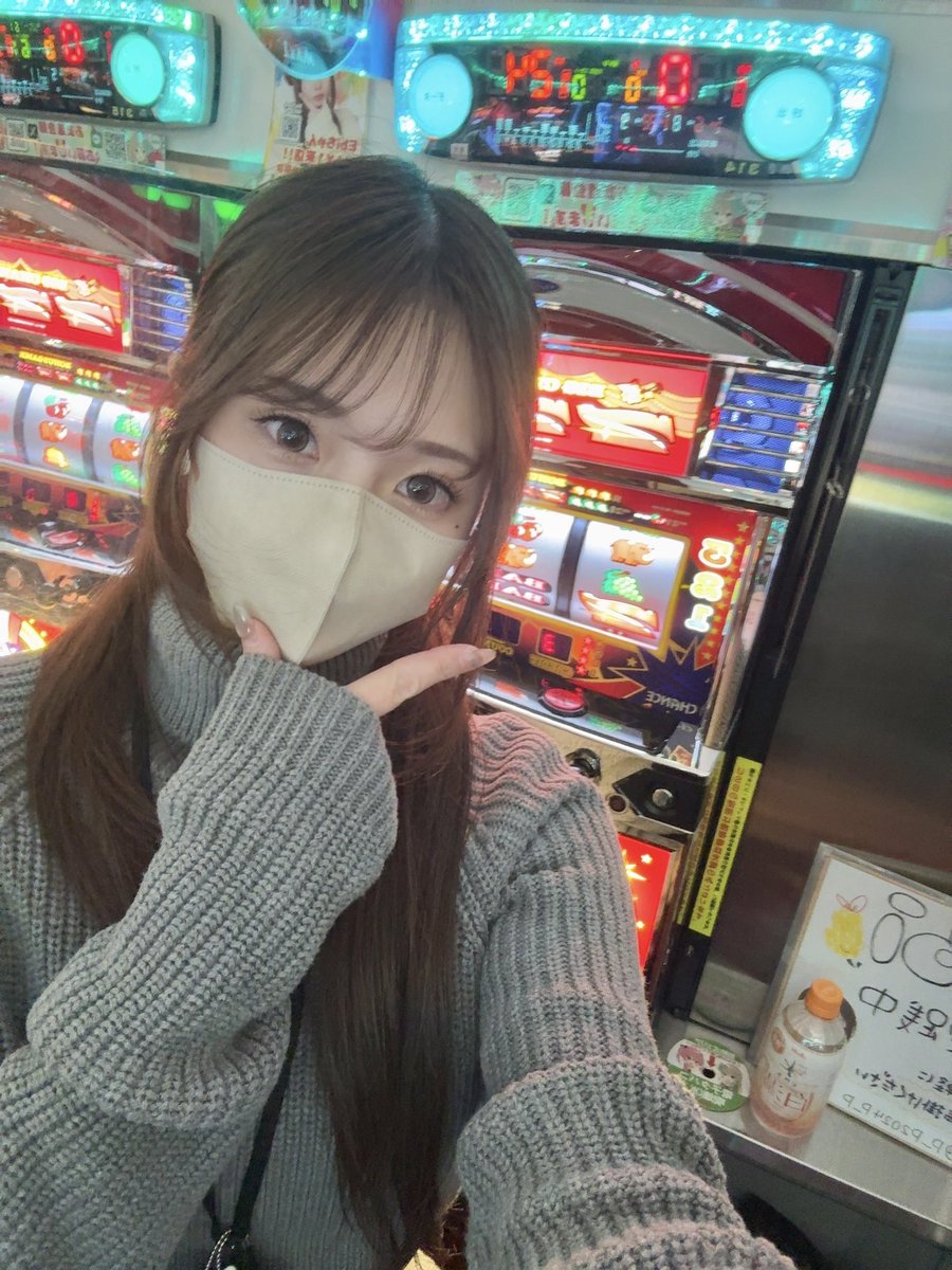 p_p2024p_p's tweet photo. #MAX1 

うお〜〜！
本日も10スロから5スロまで
高稼働であります✨️！

10スロはほぼ🈵に近い…！
グランベルム、ラブ嬢や押忍番など
空きもありますので
みなさまお待ちしておりますぞ〜！

わたしはアイムジャグラーを🤡💥
ペカ札刺すんだ〜〜！！
PR https://t.co/uBurvW6f4U