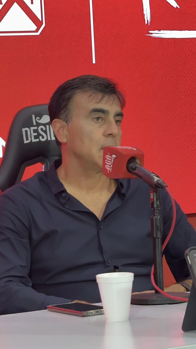 santiwaddle's tweet image. “Estoy buscando traer un extremo” 

Quinteros 🎙️