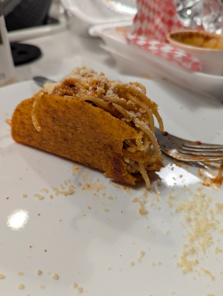 Spaghetti Tacos???? 💁🏽‍♀️
10/10 would destroy again 😏