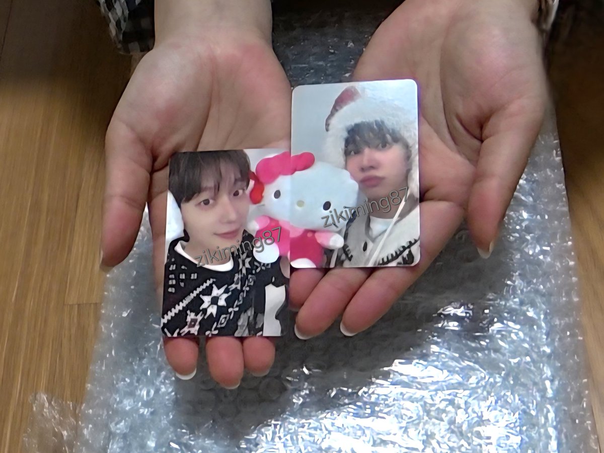 1월의 마지막날 오밤중 언박싱의 결과
양키티 행방불명ㅠ 어디간거니!!!!
그나저나 두준이랑 기광이 합치면 키티 한마리되는거 귀엽긴하네🤭