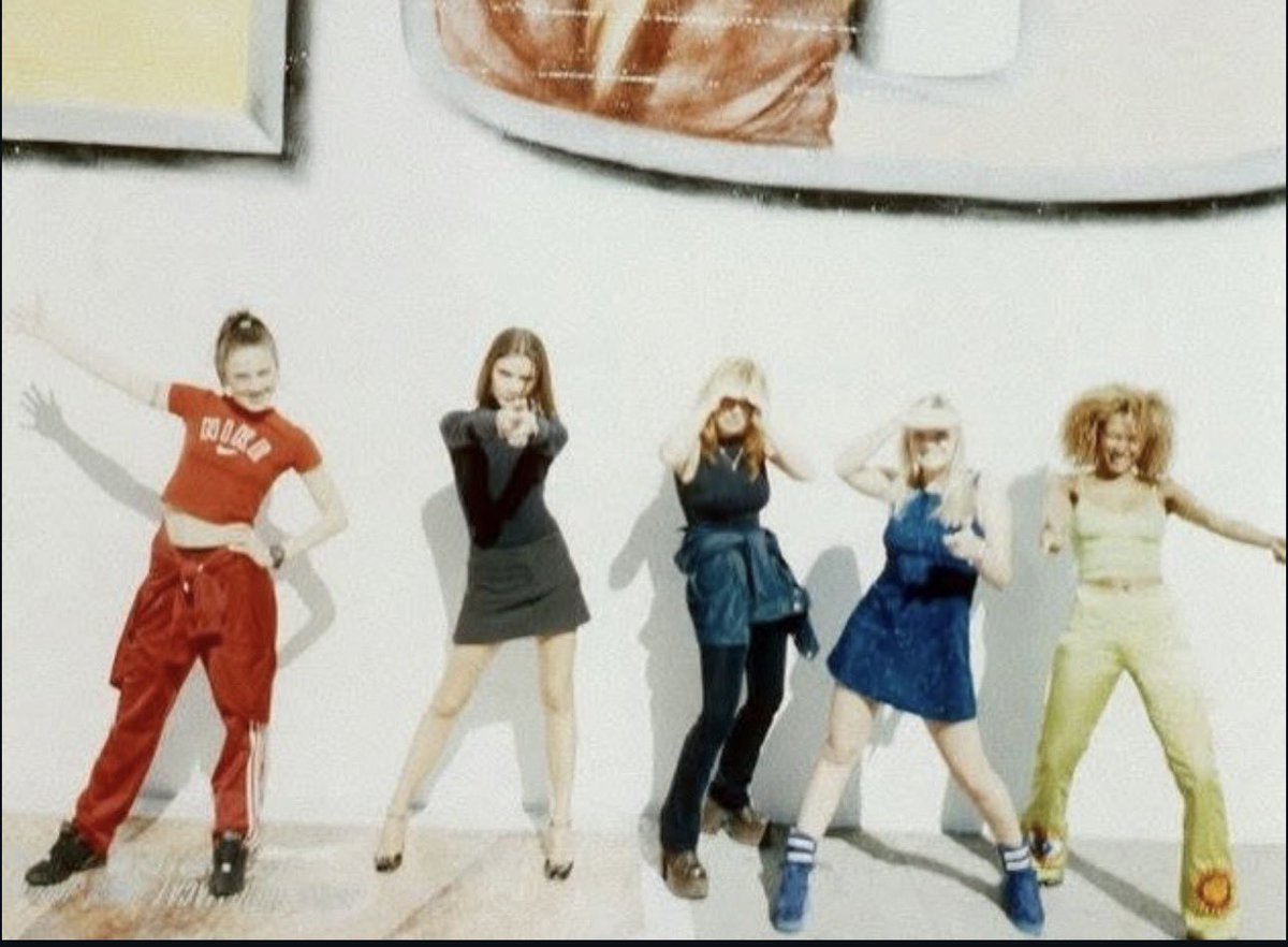 SpiceGirlsVault's tweet image. The Spice Girls photographed by Ann Summa in New York City. 29 years ago today - 1st February 1997. 🇺🇸 

#SpiceGirls