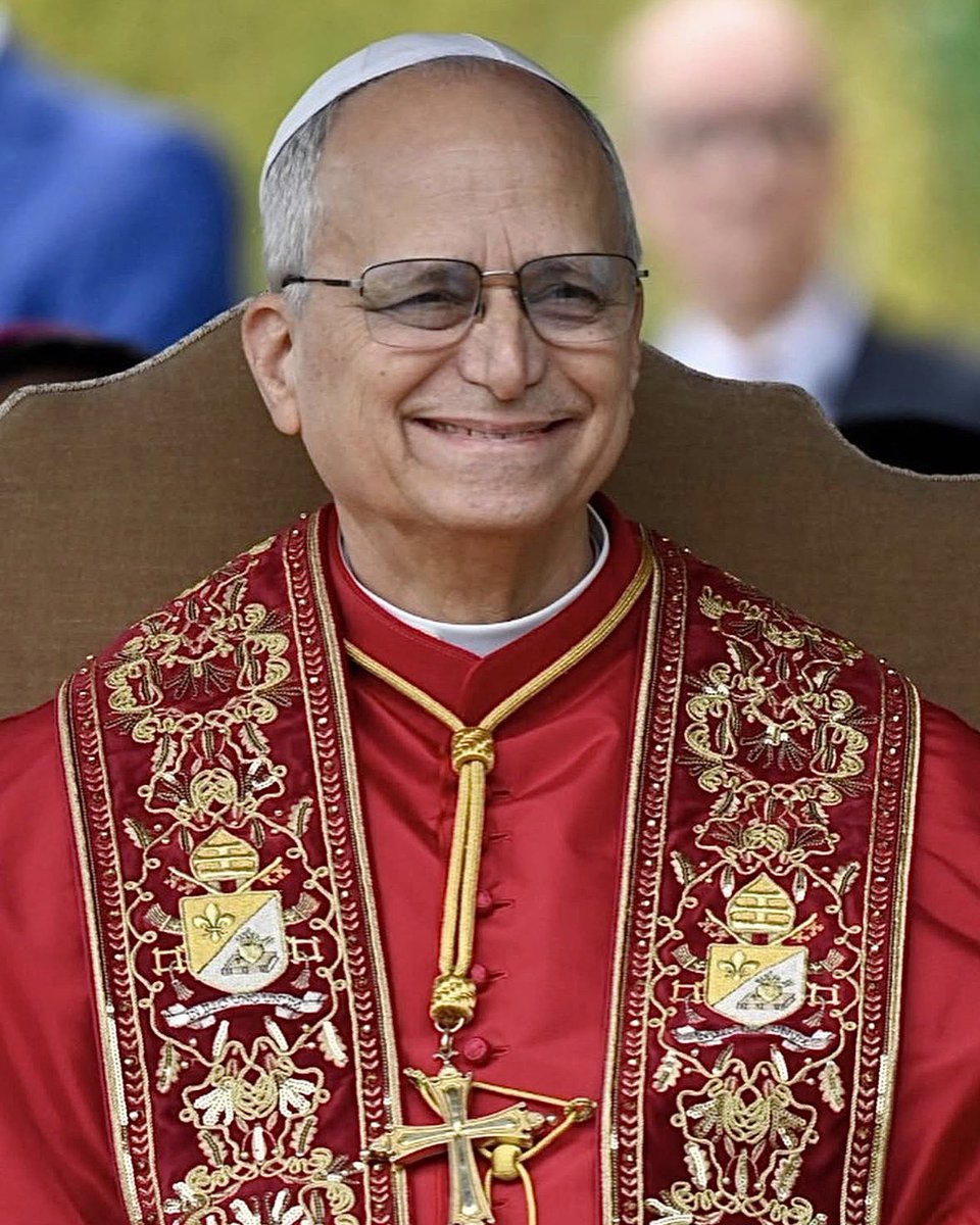 CatholicCassie's tweet photo. Smiling Pope https://t.co/uVK9KDVFFm