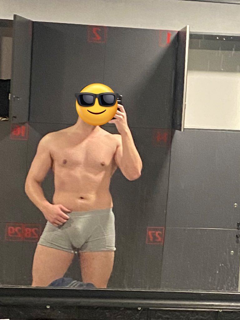 Burakaslan79991's tweet photo. Sıkıldım ya gece gece konuşacak yok mu köle #kinky #slave #submesive #daddy sadece bir zevk aleti olan kızlar https://t.co/VfmZlb5U9D