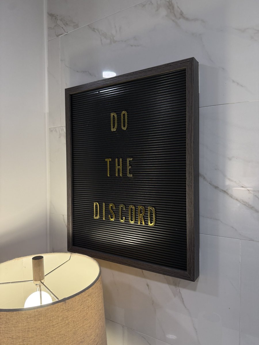Kitchen marquee updated in honor of <a href="/DiscordAddamsX/">Discord x Addams</a> 🚶🏻‍♀️🚶🏻‍♀️🚶🏻‍♀️