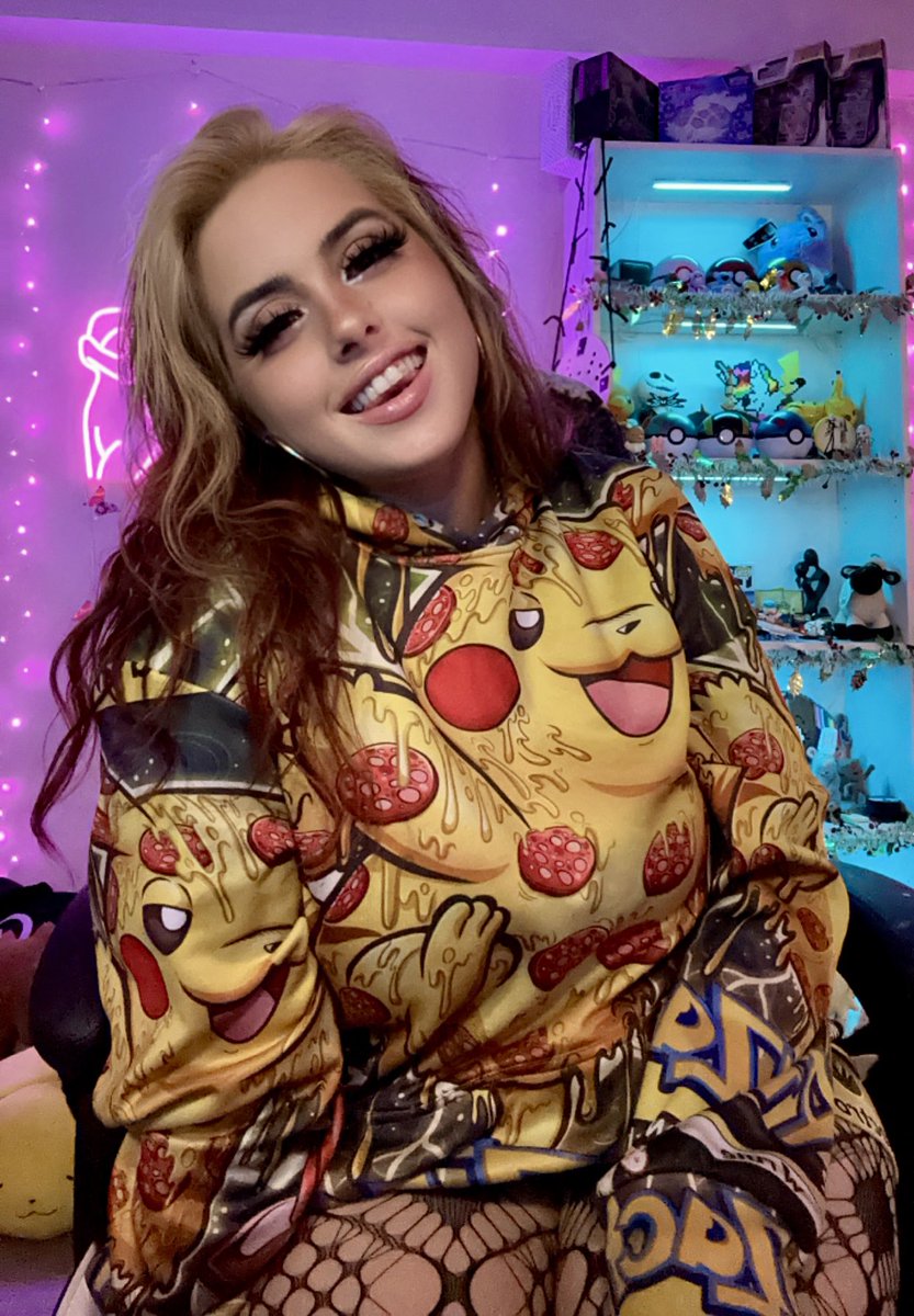 LittleBakedTater tweet media