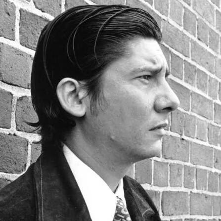 Es igual a Zitarrosa 
Investiguen (?)