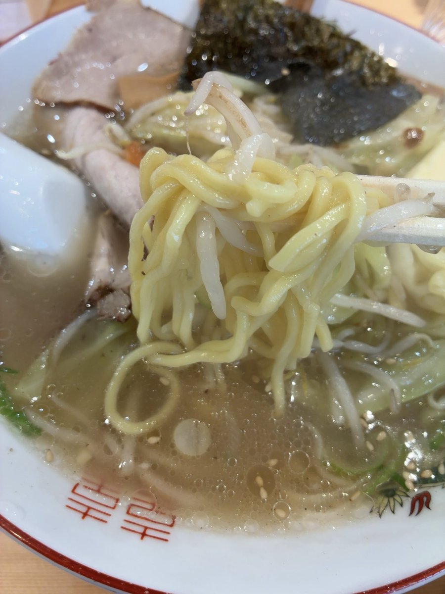 morishige68's tweet photo. 先週、今週と日曜日は与作さんで朝ラー。
塩野菜ラーメン+バター　900円+50円
週一の楽しみ😌

#秋田市ラーメン 
#塩野菜ラーメン https://t.co/PSzVL1cPUJ