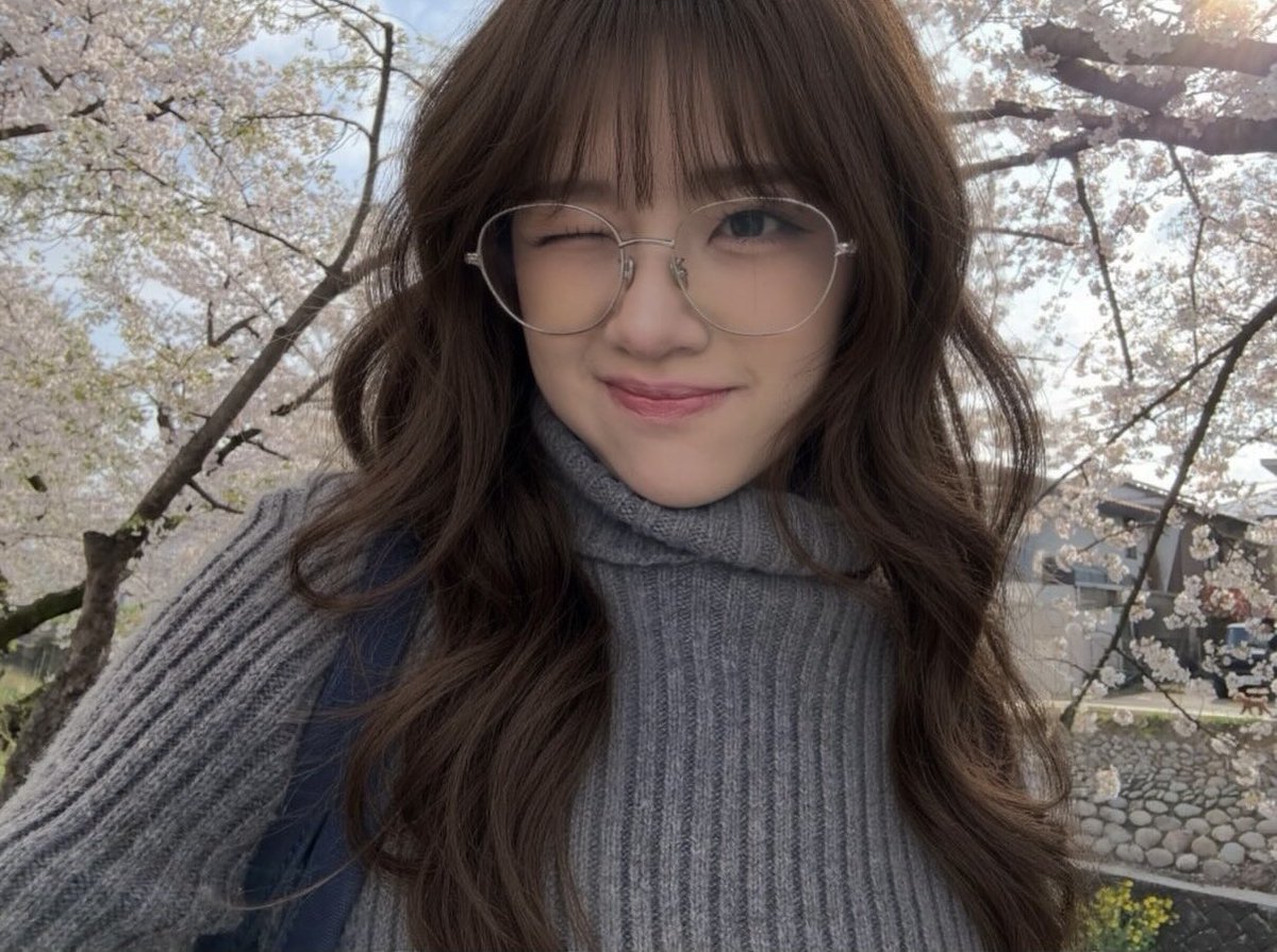 coco_koko556's tweet photo. 桜と写真を撮る加藤心ちゃんが圧倒的美すぎて桜を見るたびに加藤心ちゃんを思い出す身体になってしまいそう https://t.co/6iw37l9Wnf