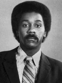 MsFaceDownAssUp's tweet image. #TV #Royalty at its best.  #SanfordAndSon This was a show that, if previewed today, would still be a hit with its phenomenal and multidimensional cast.  #DemondWilson was the last of the prime characters from a show that was not just about junk but the bond between #Dad and #Son.