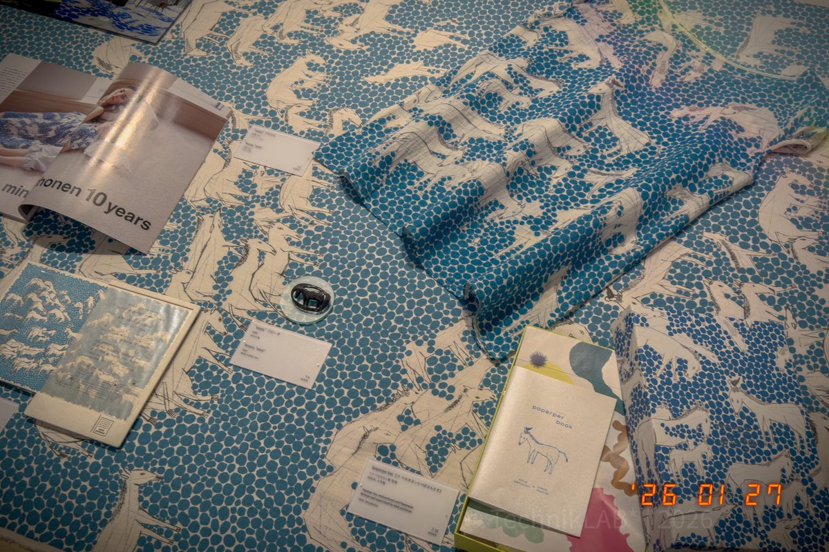 TechnikLAB's tweet photo. 先日週明け展覧会期終了前にさささと『つぐ minä perhonen/世田谷美術館』を夫婦共々鑑賞（汗）何となく思っていた方向性と違う所もあったものの無茶振り的元原画をことごとく捻じ伏せる圧倒的職人技の数々に驚きの連続連打（溜息）てな感じで色々と勉強になる展示の数々でした＜カタログ入手（汗）＞ https://t.co/sZFMyB1QZk
