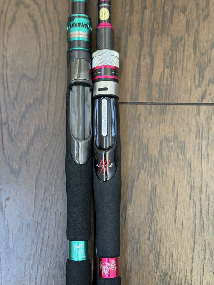 outsider_z's tweet photo. 20thモデルと25thモデル

どちらも『我が右腕』として大切にし末長く愛用したい

んでどちらのロッドにも差し色は当然オレンジ🧡

#jdp #jadoproducts 
#arbalest
#20thfriar8605lmf 
#25thfriar9105lmfthefoolyokohamasp https://t.co/W4t8nupkYH