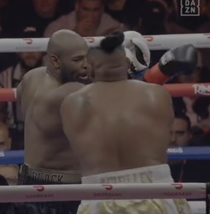 DaKontradiction's tweet photo. In all my years watching combat sports I've NEVER seen a man get his toupee uppercut up like a Tea Kettle Lid. #MillerIbeh https://t.co/FNIqApFdQT