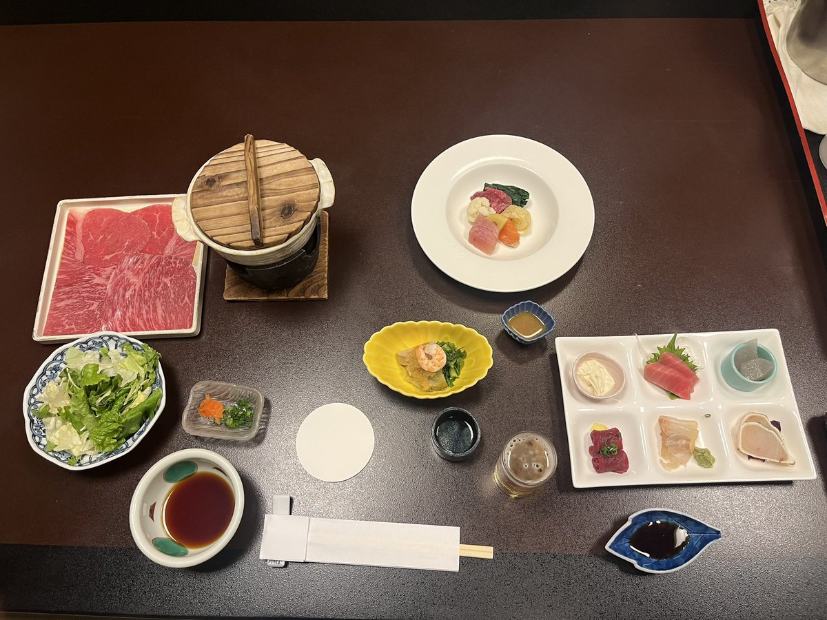 automatic787's tweet image. 先週に4回目の石和温泉のピンコン宴会に行ってきました🤣

このホテルの事情で、ここでのピンコン宴会は出来なくなるみたい

部屋付きの露天風呂があって最高の宿だっただけに残念です😢