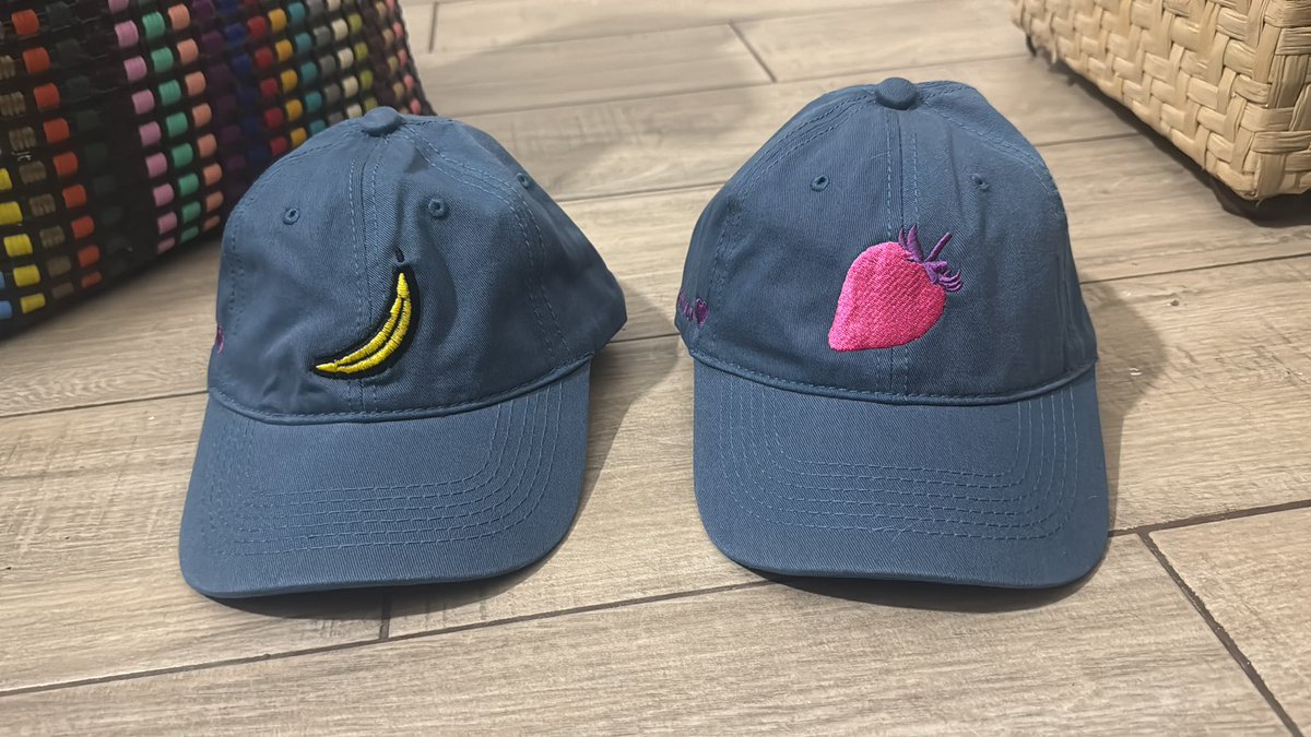 Dereksaurus04's tweet photo. Necesito alguien que haya visto #heatedrivalry para que entienda mi emoción por el regalo que mandé hacer para San Valentín 😭😭 https://t.co/W90w73DkqV
