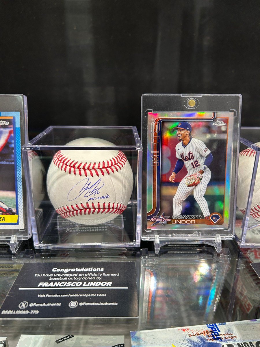Francisco Lindor選手直筆サイン入りボール販売中です⚾ 2022年には